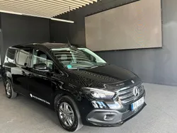 Schwarz Gebraucht 2024 Mercedes T180 Van / Kleinbus | 34.474 €