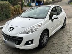 Weiß Gebraucht 2012 Peugeot 207 Forever Kleinwagen | 4.500 € (Etwas zu teuer)