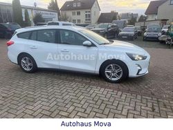 Frozen white Gebraucht 2020 Ford Focus Cool & Connect Kombi | 11.890 € (Fairer Preis)