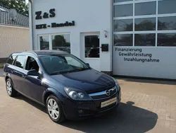 Blau Gebraucht 2010 Opel Astra Edition Kombi | 4.200 € (Etwas zu teuer)