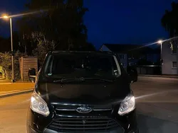 Schwarz Gebraucht 2014 Ford Tourneo Custom Van / Kleinbus | 20.300 €