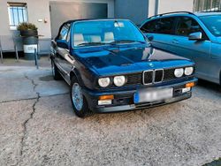 Blau Gebraucht 1986 BMW 325 Cabrio | 17.499 €