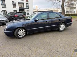 Blau Gebraucht 1999 Mercedes E320 Elegance Limousine | 5.250 € (Guter Preis)