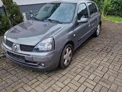 Grau Gebraucht 2003 Renault Clio II Extreme Limousine | 990 € (Guter Preis)