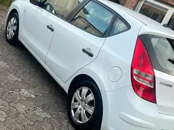 Weiß Gebraucht 2009 Hyundai i30 Limousine | 2.400 € (Guter Preis)