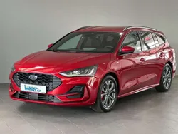 Fantastic red tc Gebraucht 2024 Ford Focus ST-Line X Kombi | 27.300 € (Fairer Preis)