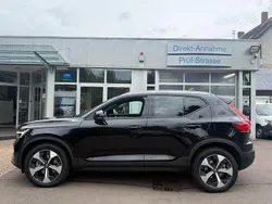 Onyx black / metallic Gebraucht 2024 Volvo XC40 Core SUV | 35.390 € (Guter Preis)
