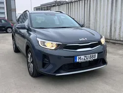 Grau Gebraucht 2023 Kia Stonic Vision SUV | 18.990 € (Guter Preis)