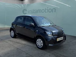 Schwarz Gebraucht 2022 Smart ForFour Electric Drive Limousine | 9.900 € (Fairer Preis)