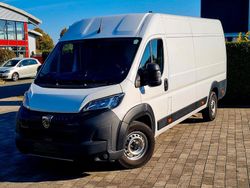 Weiß Gebraucht 2024 Peugeot Boxer Van | 22.900 € (Fairer Preis)