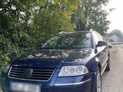 Blau Gebraucht 2004 VW Passat Basis Kombi | 2.000 € (Teuer)
