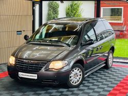Grau Gebraucht 2006 Chrysler Voyager Van / Kleinbus | 12.900 €