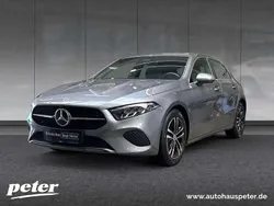 Metalliclack mountaingrau Gebraucht 2024 Mercedes A180 Progressive Limousine | 29.670 € (Fairer Preis)