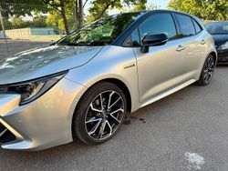 Silber Gebraucht 2019 Toyota Corolla Lounge Kleinwagen | 15.500 € (Etwas zu teuer)
