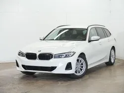Weiß Gebraucht 2024 BMW 318 Shadowline Kombi | 33.900 € (Fairer Preis)