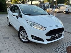 Weiß Gebraucht 2016 Ford Fiesta Celebration Kleinwagen | 6.400 € (Fairer Preis)