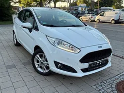 Weiß Gebraucht 2016 Ford Fiesta Celebration Kleinwagen | 6.200 € (Guter Preis)