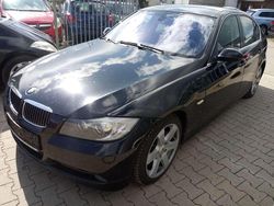 Schwarz Gebraucht 2005 BMW 330 Limousine | 3.985 € (Superpreis)