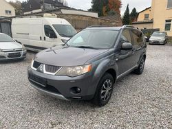 Grau Gebraucht 2008 Mitsubishi Outlander Intense SUV | 3.950 € (Fairer Preis)