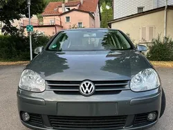 Grün Gebraucht 2004 VW Golf V Kleinwagen | 5.399 € (Etwas zu teuer)