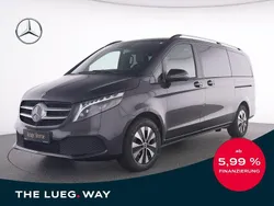 Grau Gebraucht 2024 Mercedes V300 Van / Kleinbus | 71.285 € (Fairer Preis)