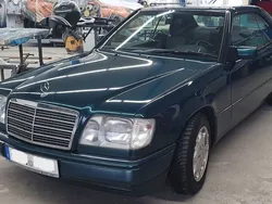 Mercedes 220