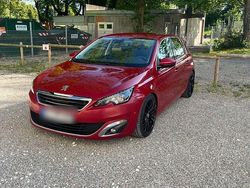 Rot Gebraucht 2013 Peugeot 308 Active Limousine | 6.700 € (Etwas zu teuer)