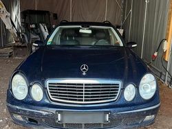 Blau Gebraucht 2005 Mercedes E220 Kombi | 1.800 € (Superpreis)