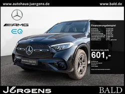Schwarz obsidianschwarz metallic Gebraucht 2024 Mercedes GLC300e AMG SUV | 63.760 € (Fairer Preis)