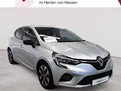 Silber Gebraucht 2023 Renault Clio V Evolution Limousine | 12.689 € (Fairer Preis)