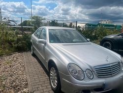 Silber Gebraucht 2002 Mercedes E270 Limousine | 3.000 € (Guter Preis)