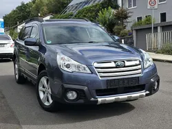 Blau Gebraucht 2012 Subaru Outback SUV | 10.490 € (Etwas zu teuer)