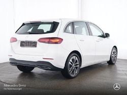 Polarweiß Gebraucht 2024 Mercedes B200 Progressive Van / Kleinbus | 29.990 € (Superpreis)