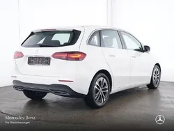 Polarweiß Gebraucht 2024 Mercedes B200 Progressive Van / Kleinbus | 31.790 € (Guter Preis)
