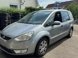 Grau Gebraucht 2009 Ford Galaxy Van / Kleinbus | 3.950 € (Guter Preis)