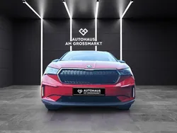 Rot Gebraucht 2023 Skoda Enyaq iV Loft SUV | 30.900 € (Etwas zu teuer)