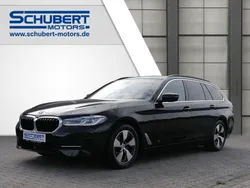 Black sapphire metallic Gebraucht 2023 BMW 520 Kombi | 44.490 € (Etwas zu teuer)