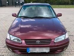 Rot Gebraucht 1999 Toyota Camry Limousine | 3.500 € (Teuer)