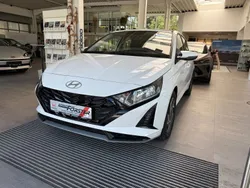 Weiß Gebraucht 2024 Hyundai i20 Comfort Limousine | 16.790 € (Superpreis)