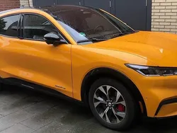 Orange Gebraucht 2023 Ford Mustang Mach-E Premium SUV | 44.200 €