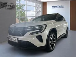 Perlmuttweiß und blackpearlschwar xui (metallic) Gebraucht 2023 Renault Austral Techno SUV | 33.985 € (Fairer Preis)