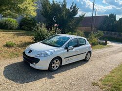 Weiß Gebraucht 2009 Peugeot 207 Limousine | 1.750 € (Fairer Preis)