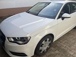 Weiß Gebraucht 2015 Audi A3 Attraction Kombi | 9.999 € (Superpreis)