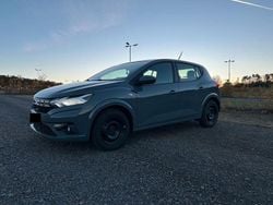 Grau Gebraucht 2023 Dacia Sandero Expression Limousine | 13.000 € (Superpreis)