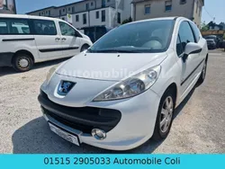 Weiß Gebraucht 2008 Peugeot 207 Urban Move Kleinwagen | 799 € (Guter Preis)