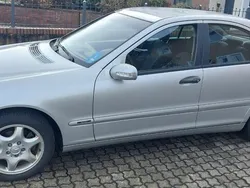 Silber Gebraucht 2003 Mercedes C180 Limousine | 3.500 € (Teuer)