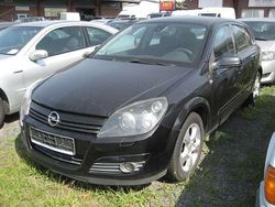 Schwarz Gebraucht 2004 Opel Astra Edition Limousine | 2.099 € (Etwas zu teuer)