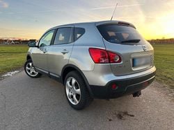 Silber Gebraucht 2009 Nissan Qashqai SUV | 3.990 € (Guter Preis)