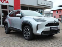 Silber Neu 2025 Toyota Yaris Cross SUV | 28.250 €