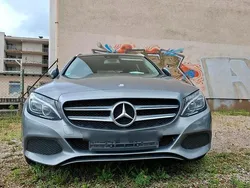 Grau Gebraucht 2015 Mercedes 220 Avantgarde Kombi | 11.999 €
